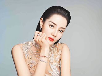 迪丽热巴动静皆美