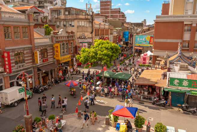 超狂国小兄妹的妈妈是知名主播，富爸爸身分也曝光，是台北迪化街老字号布庄二代。（图：shutterstock／达志）