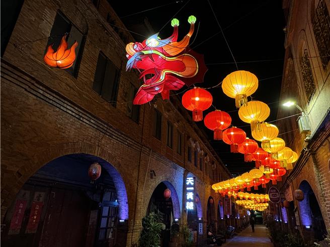 2024金門元宵燈節將於明晚「龍」耀登場，6大展區、23座燈組將一路展示至3月3日。(于家麒攝)