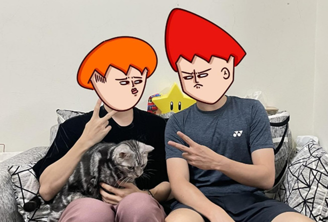 洋葱晒出与「红杰」配音员(右)合照。（图／onionman__ IG）