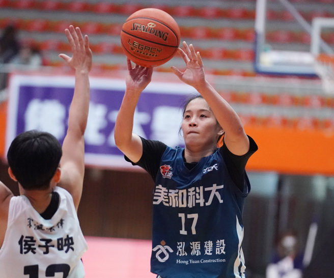 美和科大陈千惠UBA告别战飙6记三分外线，拿下22分、11篮板。（大专体总提供）