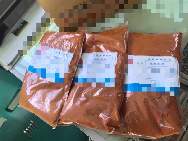 嘉县卫生局查出县内某食品业者为原料下游商，曾购入3包含苏丹色素的「1号辣椒粉」，目前已将辣椒粉下架回收、待销毁。（嘉义县政府提供／吕妍庭嘉义传真）