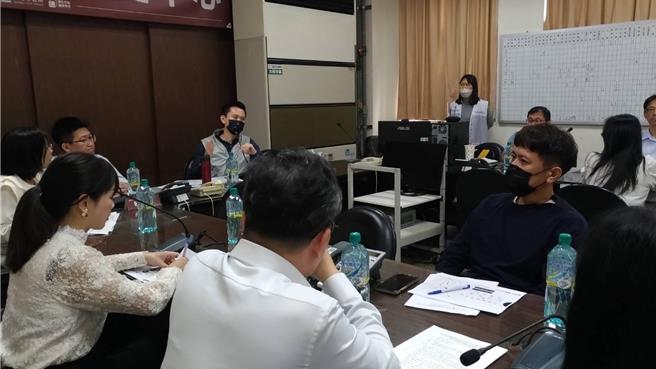 竹北市公所21日召開市內國中小工程要點修正說明會，將校舍工程補助條款提高至50萬元。（竹北市公所提供／羅浚濱新竹傳真）