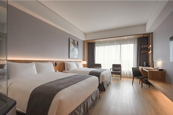 紧邻台南火车站的禧榕轩大饭店推出「龙耀臺南」台湾灯会住房专案迎客，搭配高铁联票享7折优惠。(禧榕轩大饭店提供)