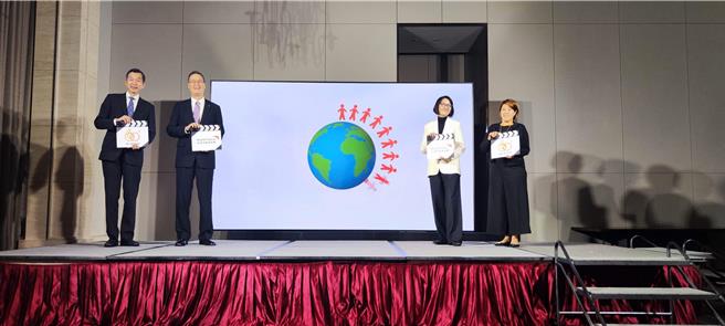 台湾世界展望会从1964年成立至今，在台湾已服务满60年，今天与资诚事务师会计事务所合作发表SROI社会影响力调查报告。（林良齐摄）