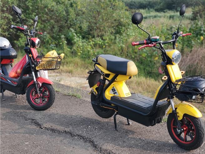 近年来高中、国中学生无驾照骑机车发生车祸事件频传，云林县府教育处要求各校师生均须加强交通安全课程或研习（示意图与事故车辆无关）。（周丽兰摄）