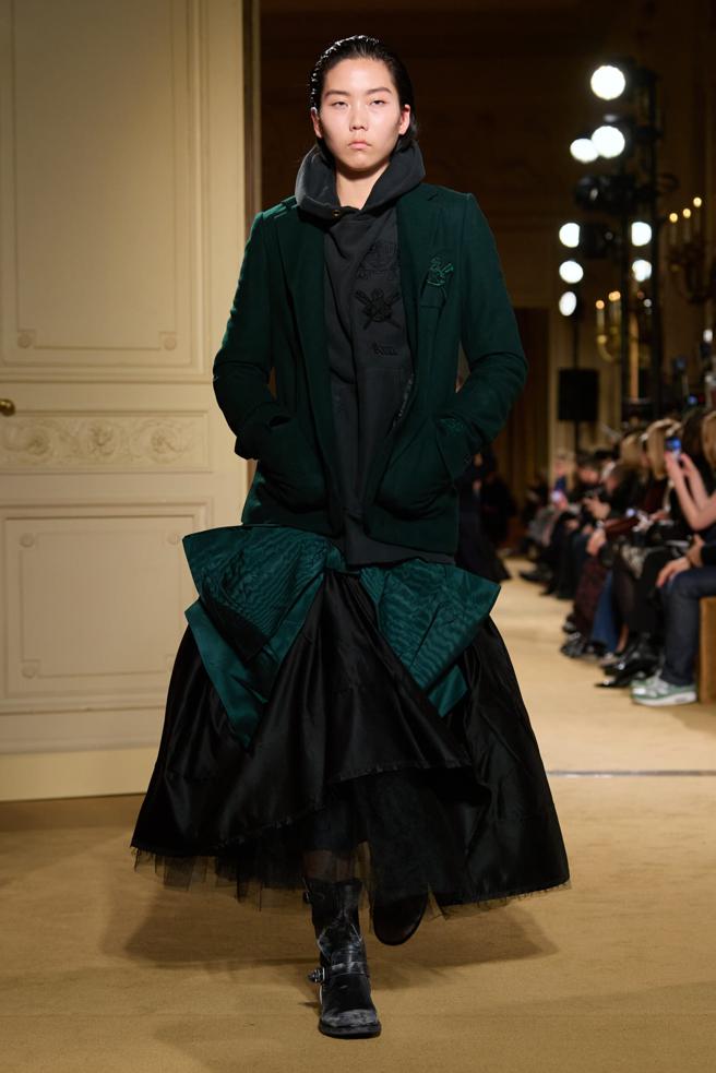 COACH 2024秋冬叛逆优雅并济，展现美国古典主义与反主流文化的态度。（COACH提供）