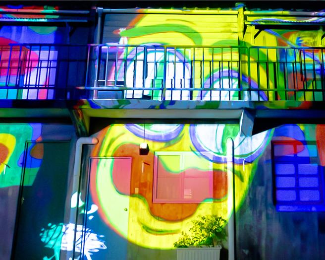 「监测移转」的展演以非密闭空间的歌曲为概念，以多元空间为主题，重新拼贴一个穿越空间时间的旅程。(LIGHT UP南村有光提供)