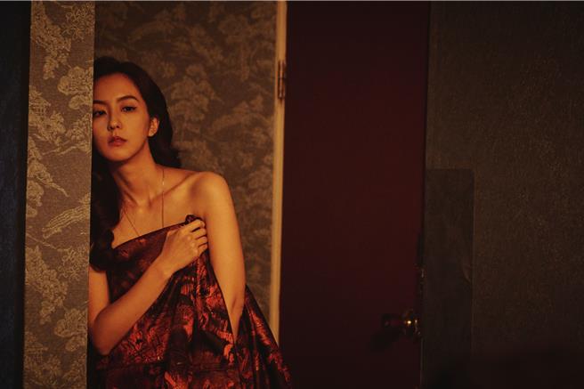 周晓涵在《商魂》饰演非典型叛逆千金。（欣兰企业股份有限公司提供）