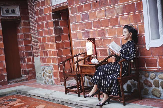 周晓涵在《商魂》饰演非典型叛逆千金。（欣兰企业股份有限公司提供）