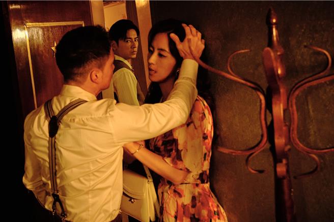 周晓涵、李国毅、市原隼人在《商魂》对手戏精彩。（欣兰企业股份有限公司提供）