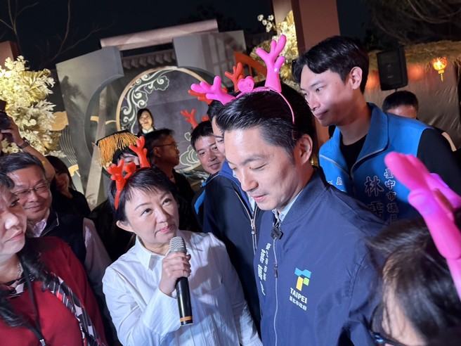 台北市長蔣萬安前往台中與「藍營一姐」台中市長盧秀燕相見歡。盧、蔣被視為藍營明日之星，更是2028總統熱門人選。（圖／讀者提供）