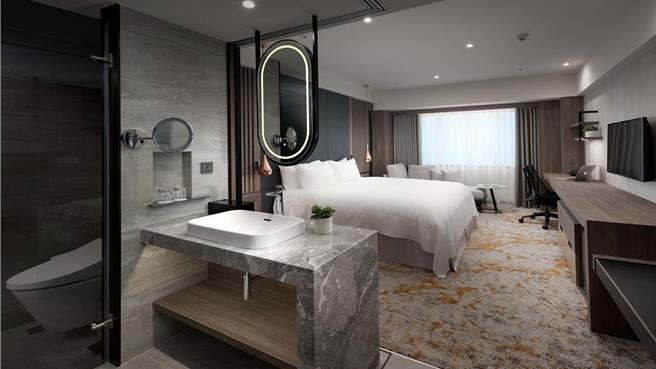 3月底前至高雄福華大飯店以官網／電話訂房或至餐廳單筆消費滿619元，即可獲得抽獎券乙張。（每房或每桌限贈乙張）豐富的抽獎活動，有機會抽到頭獎「尊爵豪華主管房住宿券及Smile one精緻涮涮鍋雙人套餐」。（業者提供）