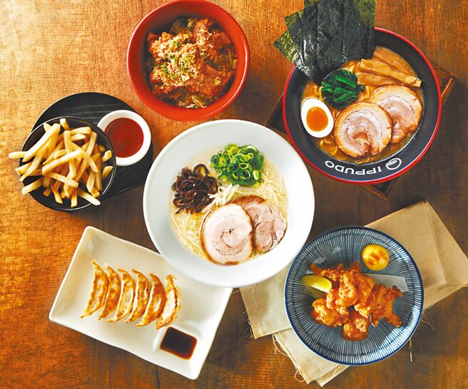 Global Mall板橋車站店「一風堂」限時推自備環保餐盒外帶拉麵享9折。（Global Mall提供）