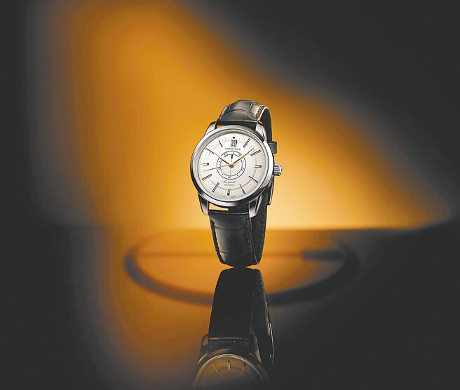 浪琴歡慶Conquest系列誕生70周年，推出Conquest Heritage中央動力儲存指示腕表，12萬9500元。（Longines提供）