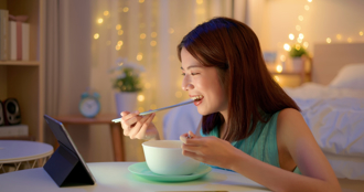 妹子待業「中午才起床」廢到崩潰 引共鳴：工作超難找