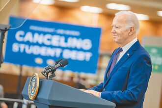 英国率先祭制裁 拜登爆粗口骂普丁