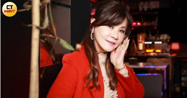 台語天后龍千玉續約合作36年的老東家，推出全新專輯《十一號碼頭》。（圖／林士傑攝）