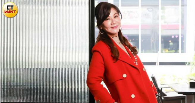 龍千玉說爸爸當年漁船靠岸的地方就是11號碼頭，新專輯的名稱就是一個家代名詞。（圖／林士傑攝）