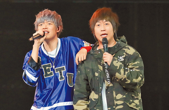 八三夭阿璞和阿信过去共同挂名是《伯牙绝弦》作词人，但后来版税阿信全让给阿璞。（图／中时资料照片）