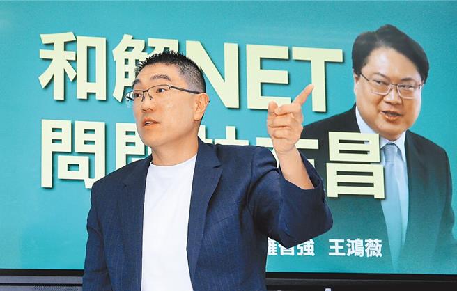 基隆市長謝國樑今召開記者會表示，他絕對沒有吸毒，並向前市長、內政部長林右昌提出嚴正抗議，要求林親自向他道歉。（黃世麒攝）