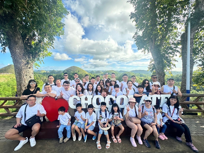 团队吸引不少前东家学弟妹的积极加入，2023年就增加了超过50位新血，平均年收入是之前的2-3倍。
（永庆房产集团提供）
