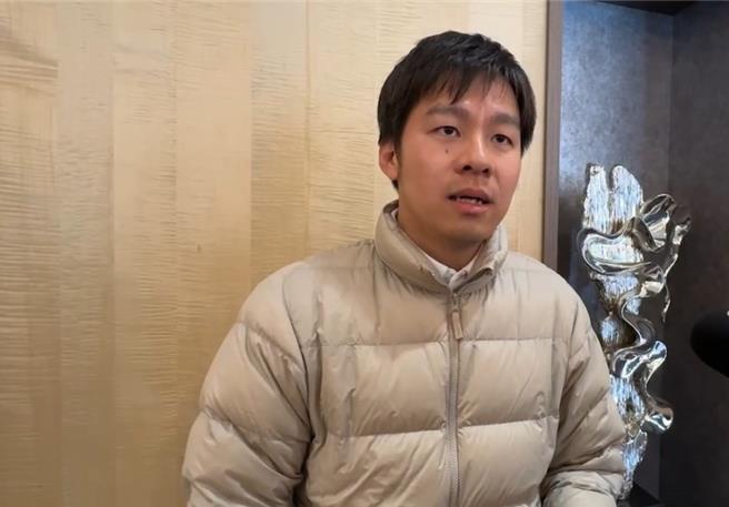 今（23）日日本外媒特地前來金門採訪，對於此次事件表示外國人對於這起事件都是緊張的。（于家麒攝）