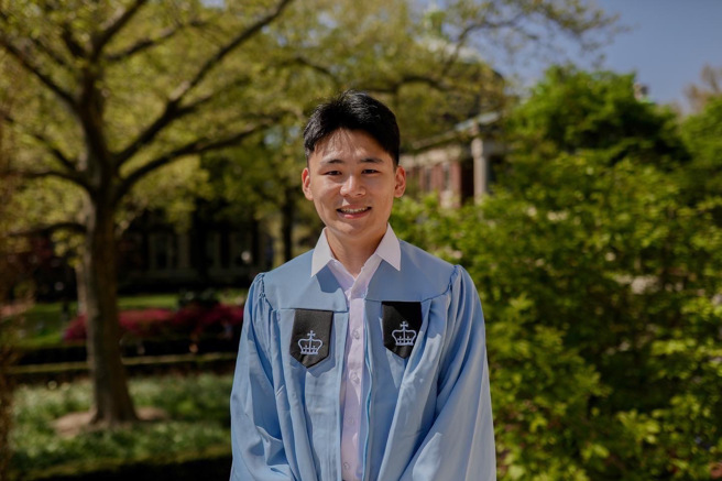 城大戴相宇校友表示如果要以一句话总结城大和哥大给他的收穫，虽然老套，但绝对是「打开了我的眼界」。(照片/戴相宇提供)