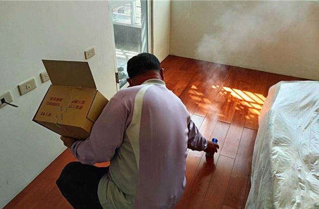 台南今天新增一例登革热境外移入确诊病例，登防中心已完成化学防治，全力防堵病毒进入社区。（台南市卫生局提供／曹婷婷台南传真）