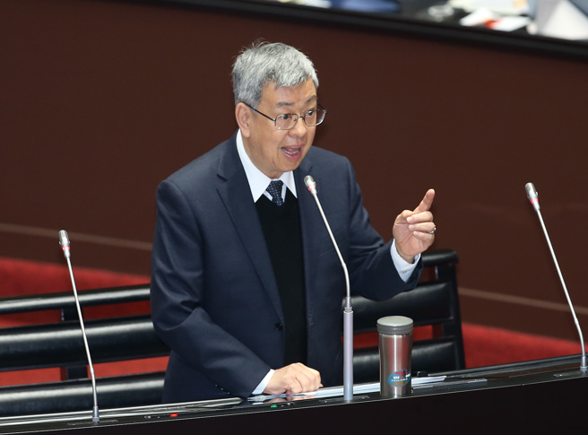 行政院長陳建仁23日前往立法院專案報告食安問題並備詢，針對台中市政府驗出台糖豬肉含瘦肉精疑雲，陳揆抨擊台中市政府沒有通知台糖並給15天的回覆時間，也沒有準備第2檢體。（資料照） 