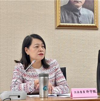 65歲以上長者排富後免健保費 藍委接力侯友宜提修法