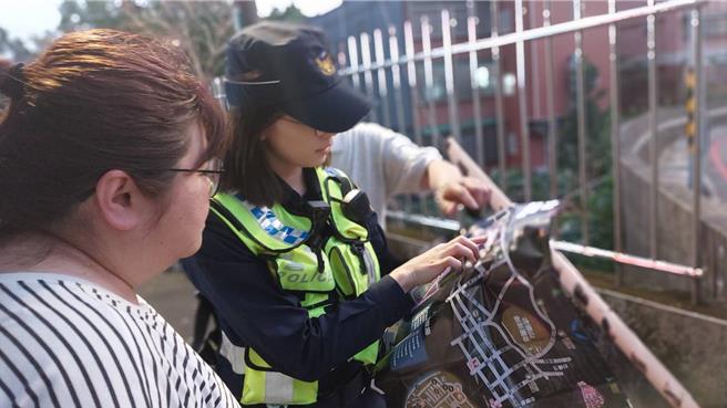 2024桃园灯会进入第3天，桃园警分局支援桃园灯会。（警方提供）