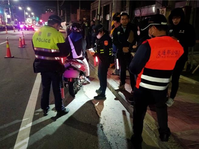 新竹市警局近期在西滨沿线设CCTV监视及赃车辨识发报系统，加强拦截飙车和甩尾等危险驾驶行为，呼吁驾驶勿心存侥幸。（新竹市警局提供／王惠慧新竹传真）