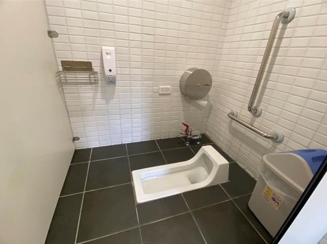 台中市环保局近年来争取1.35亿经费，改善84座老旧厕所。（环保局提供／张亦惠台中传真）