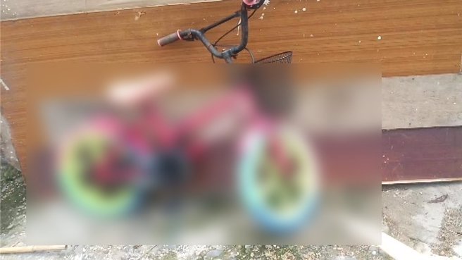 李姓女童生前常騎的腳踏車仍擺放於家中一隅。（讀者提供／蕭嘉蕙台東傳真）