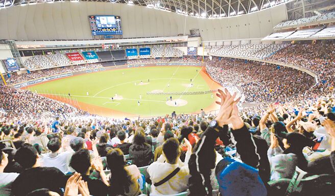 中职例行赛开幕战确定落脚台北大巨蛋。（本报资料照片）