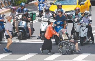 荷蘭十字路口曝光「台灣輸慘」他怒轟政府：照抄都不會