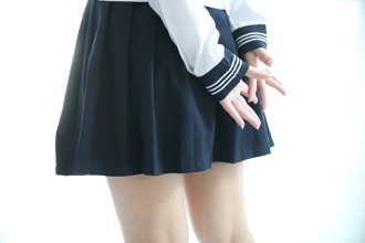 她穿「水手服」誘惑男友 開戰前被叫去關燈？網笑喊：必須榨乾