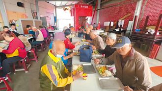 雲林擬恢復長青食堂共餐 反應兩極