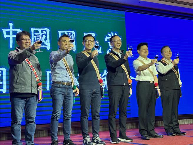 國民黨立院黨團24日起移師花蓮舉行共識營，晚間舉行同心晚會。（陳薏云攝） ★《中時新聞網》關心您：飲酒過量，有礙健康。酒後不開車，安全有保障！