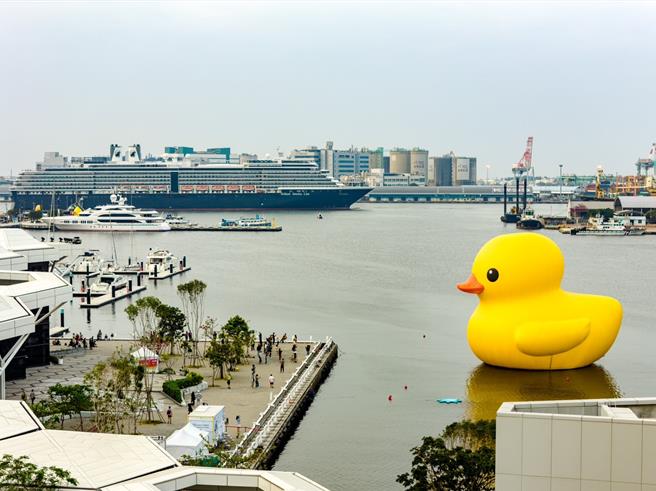 今首艘造访高雄港的国际邮轮「威士特丹号（Westerdam）」。（高雄港务分公司提供）