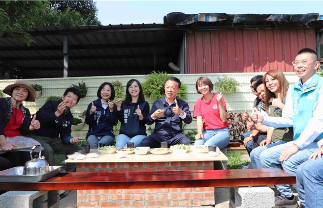 嘉義縣政府去年度嘉義縣社區規劃師駐地輔導計畫「野力嘉義，共創＋1」工作坊，今25日舉辦授證儀式暨成果發表。（呂妍庭攝）