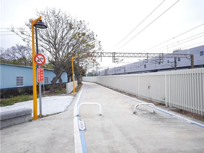 苗栗市自行車鐵道綠廊。（苗栗縣政府提供／李京昇苗栗傳真）