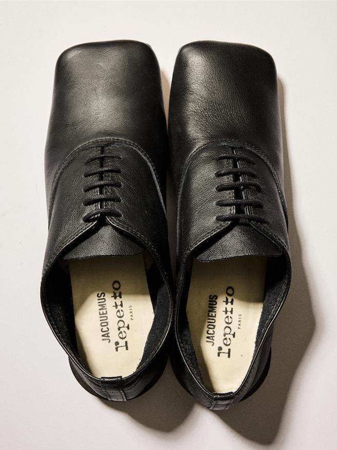 联名作品提供男女不同色选，售价1万9300元。（永三提供／黄唯淯台北传真）