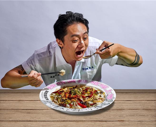 「築間酸菜魚」菜單分為主鍋、配料、主廚私房菜品、酥炸小點等選擇，主鍋價位落在388元到988元不等，低消每人400元。（築間餐飲集團提供）