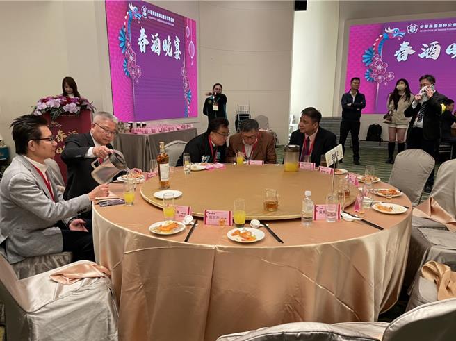 药师公会全国联合会今天举办春酒，郑郁蓁摄影