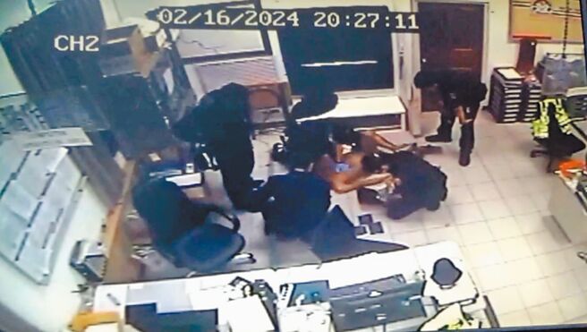 恒春建民派出所詹姓员警追查一起机车窃案时，疑执法过当，造成蔡姓嫌犯侦讯时突然停止呼吸心跳，送医宣告不治。（警方提供／林和生屏东传真）