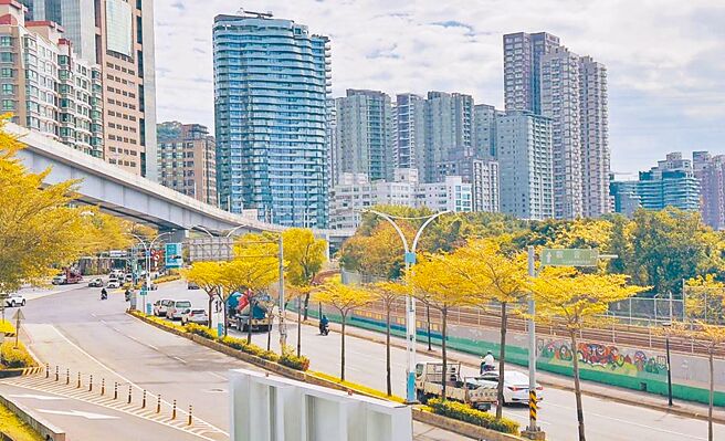 台北、新北合建「淡北道路」，新北市府提出交维计画，北市府列举111项意见并退回。（本报资料照片）