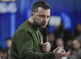 國戰會論壇》烏克蘭有舉白旗勇氣？從澤倫斯基與扎盧茲尼戰略博弈談起（蔡裕明）