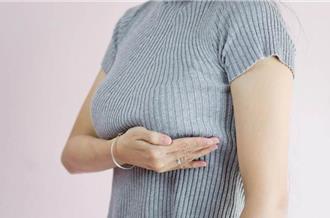 無視年幼子女圍簾外等候 密醫猥褻女病患判囚10月